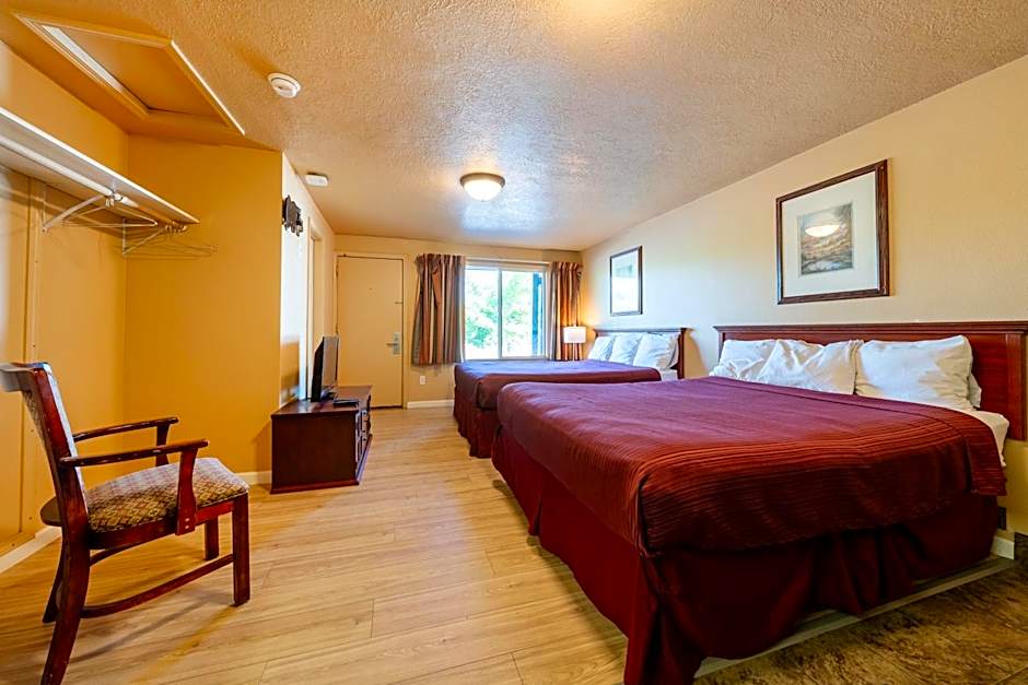 Photo 1 of 8 of 2 Full Bed with kitchenette Non-Smoking