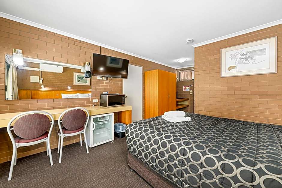 Photo 1 of 1 of 1 Queen Bed, Pet-Friendly