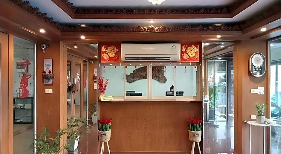 KC PLACE HOTEL SRINAKARIN
