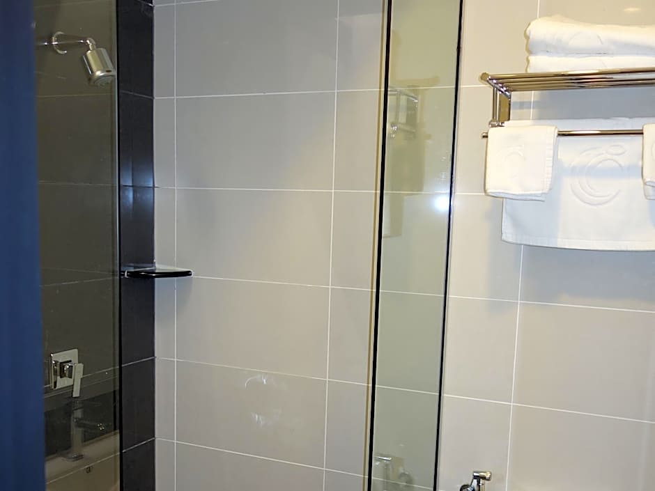 One Avenue Hotel (IJM)