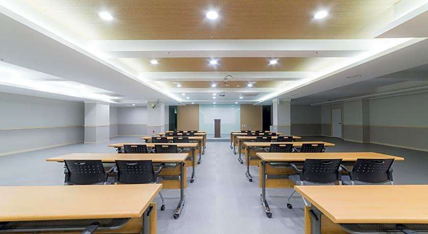 Reborn Suwon Silkroad Hotel