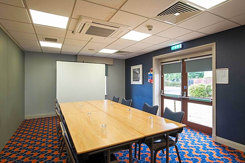 Holiday Inn Express Perth By IHG