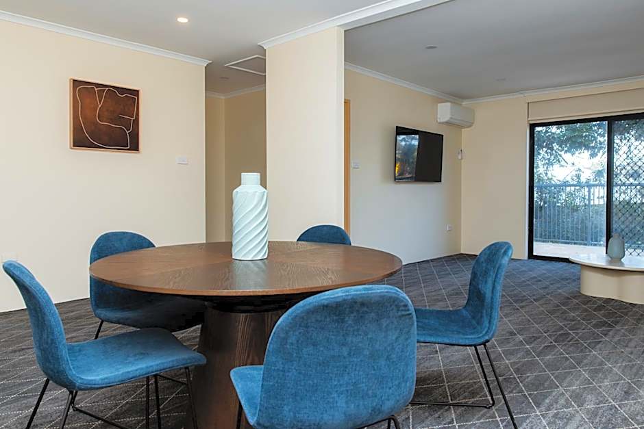 Lakeview Hotel Motel