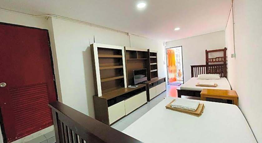 Super Hostel