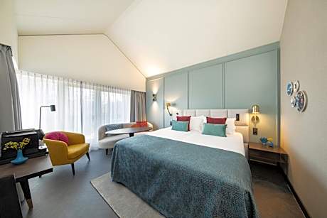 Deluxe Twin Room with Balcony