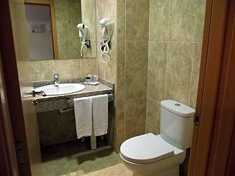 Superior Double Room, Balcony (1 Queen Bed)