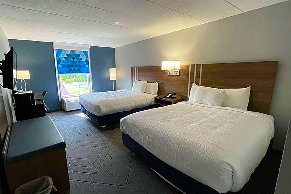 Days Inn & Suites by Wyndham Springfield OH