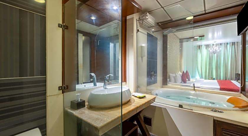 Aura Hotel