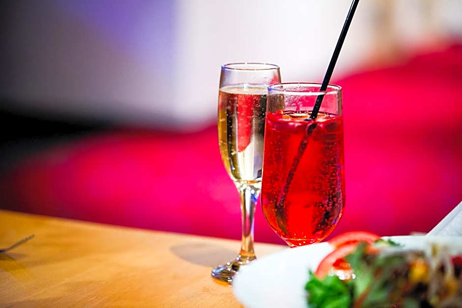 Sandown Regency Hotel & Apartments