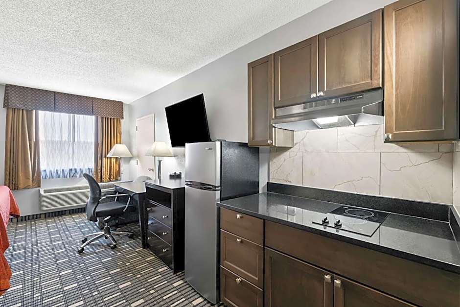 SureStay Plus Hotel by Best Western Lubbock Medical Center