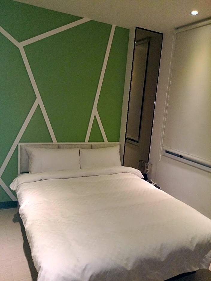 Photo 1 of 2 of Single Room
