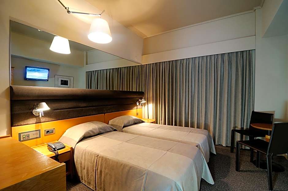 Maniatis Hotel