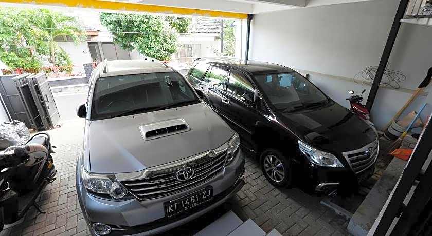 RedDoorz near Plaza Simpang Lima