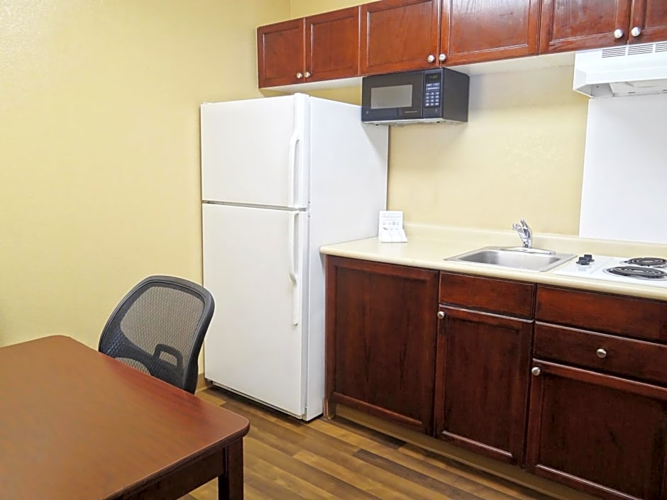 Extended Stay America Suites - Kansas City - Overland Park - Metcalf Ave