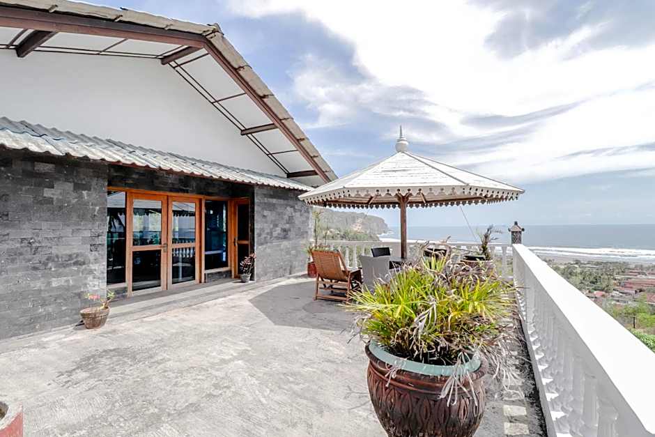 Adinda Beach Hotel and Villa