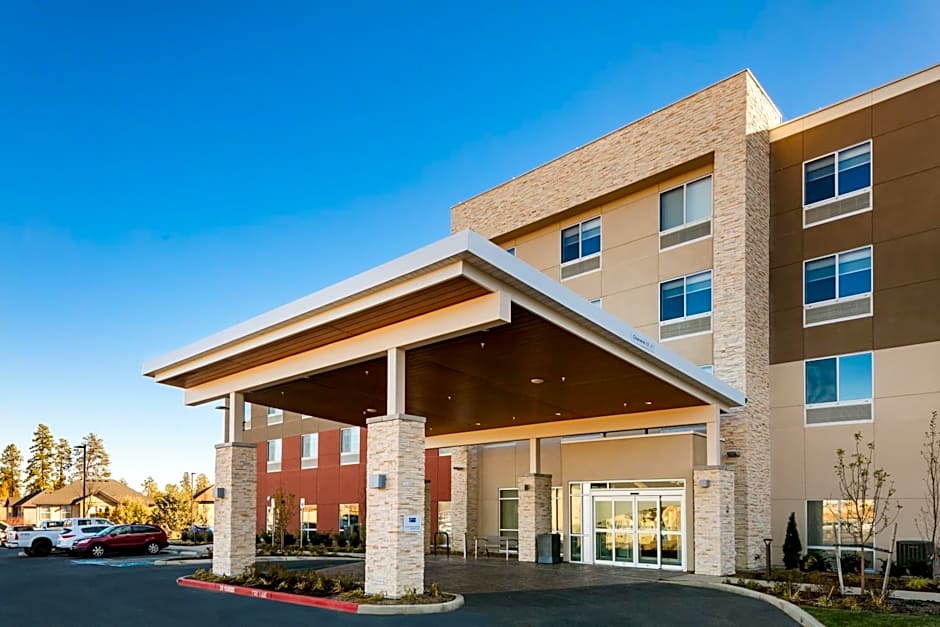 Holiday Inn Express & Suites Bend South By IHG