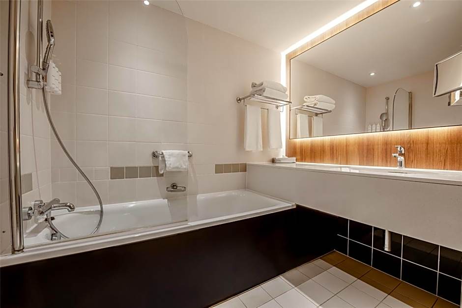 Radisson Hotel Manchester City Centre, A Verified Net Zero Hotel