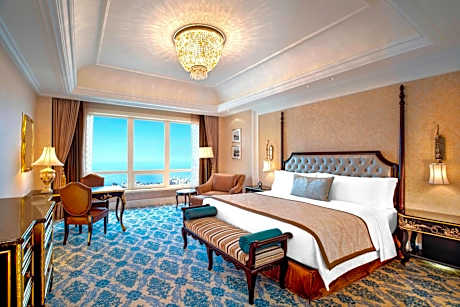 Deluxe King Room with Ocean View