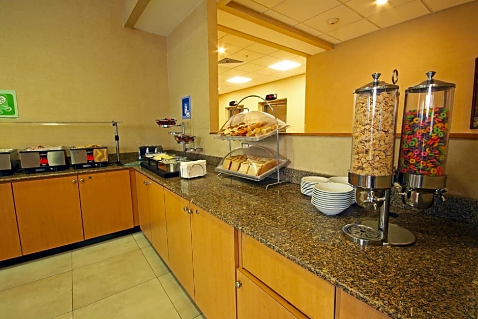 Holiday Inn Express Hotel & Suites Cd. Juarez - Las Misiones