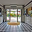 Hotel Sud Est by Fam Rossetti