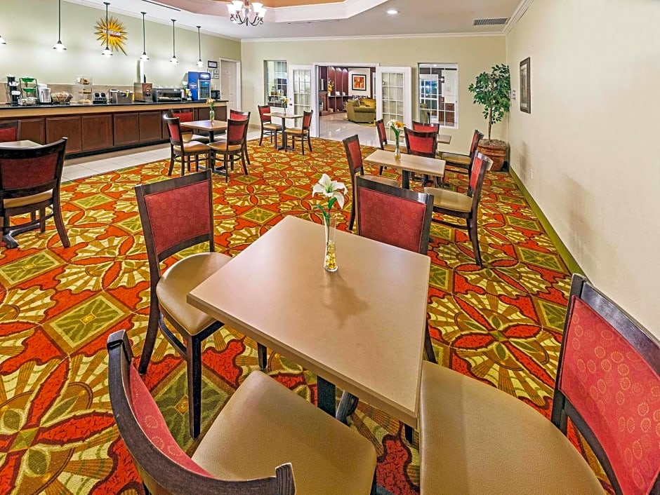 La Quinta by Wyndham Columbus TX