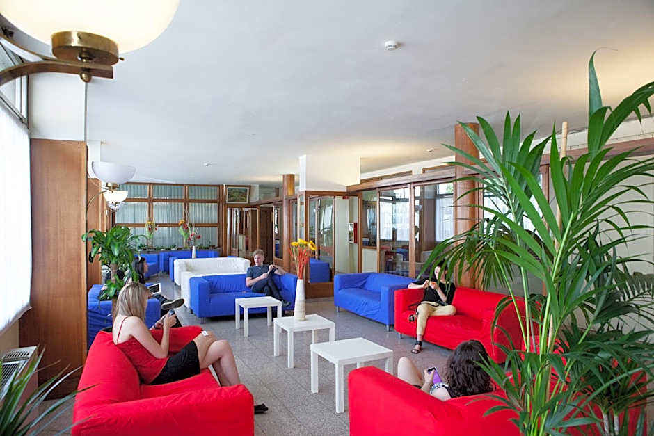 Auto Park Hotel