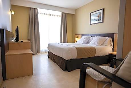 Twin Room with Side Sea View