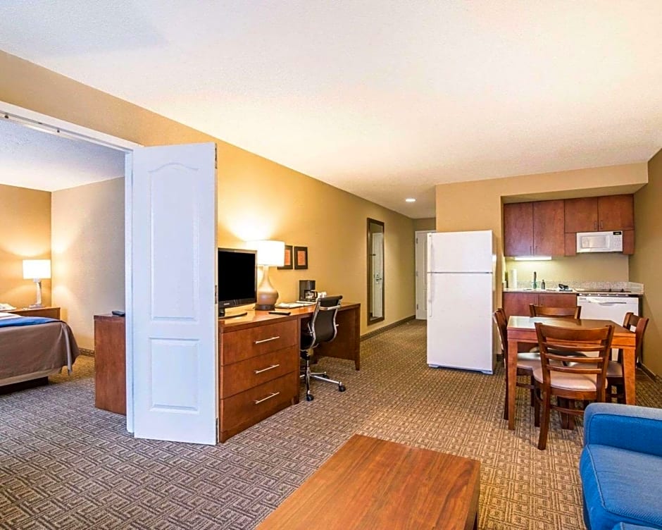 Comfort Inn & Suites Dover-Portsmouth