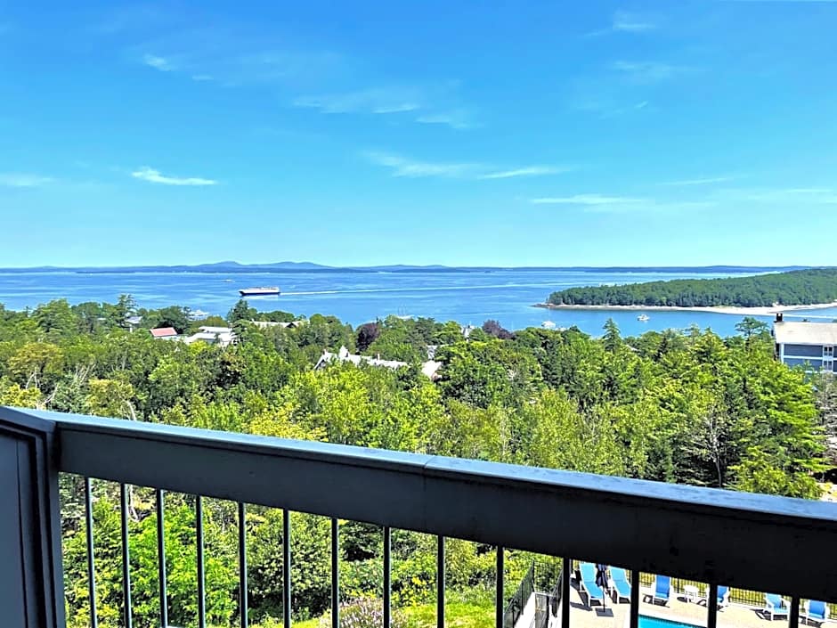 Atlantic Eyrie Lodge