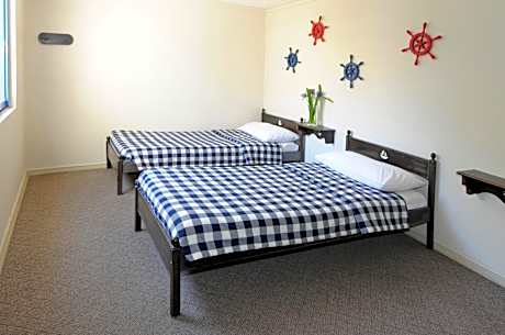 Three-Bedroom Apartment with No Sea View