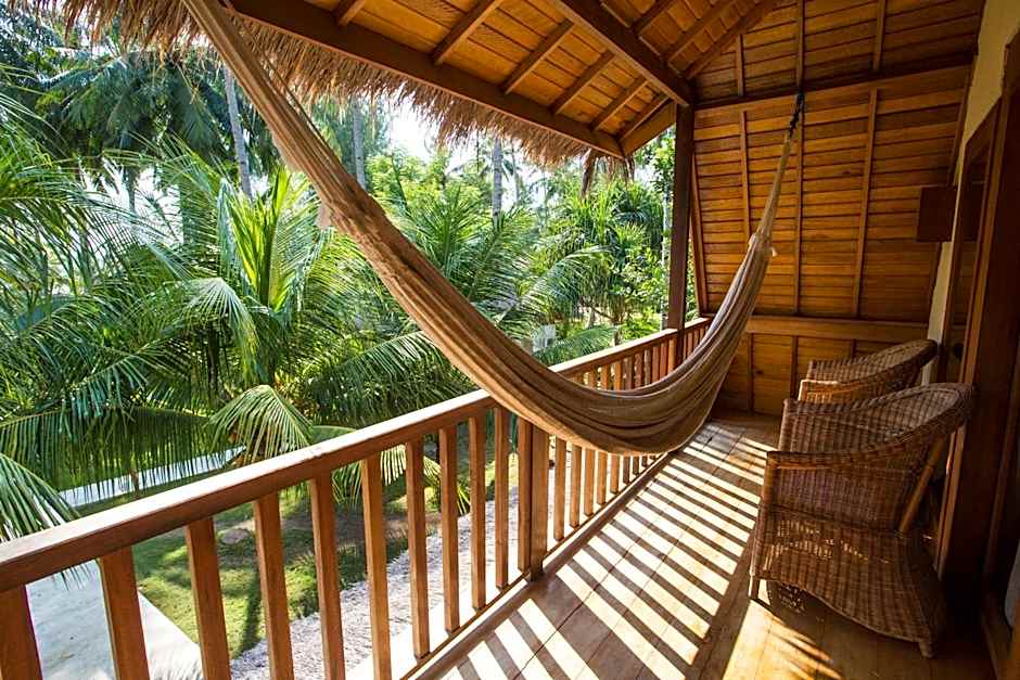 Island View Bar & Bungalow