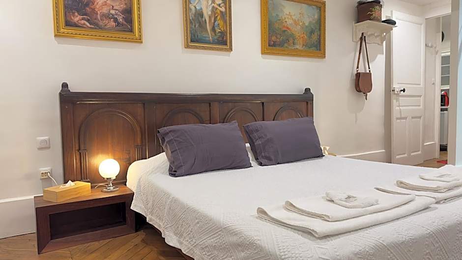 Chambre de charme au coeur du vieux Valence - Confort & Calme