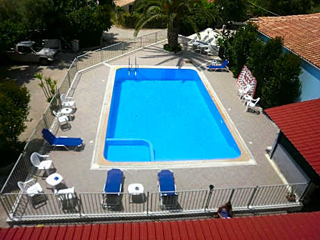 Economy Studio (3 Adults)