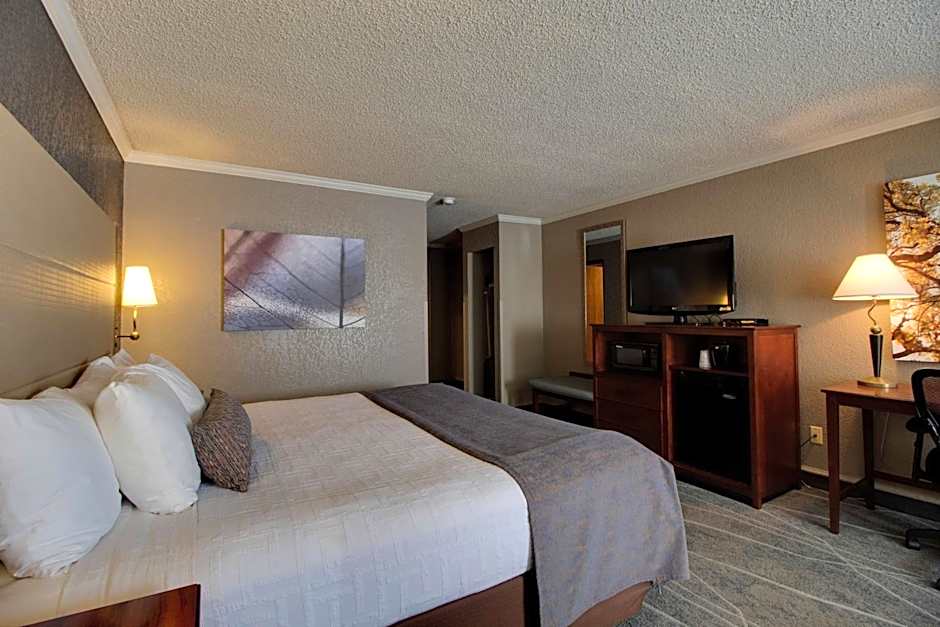 Best Western Harbour Pointe Lakefront