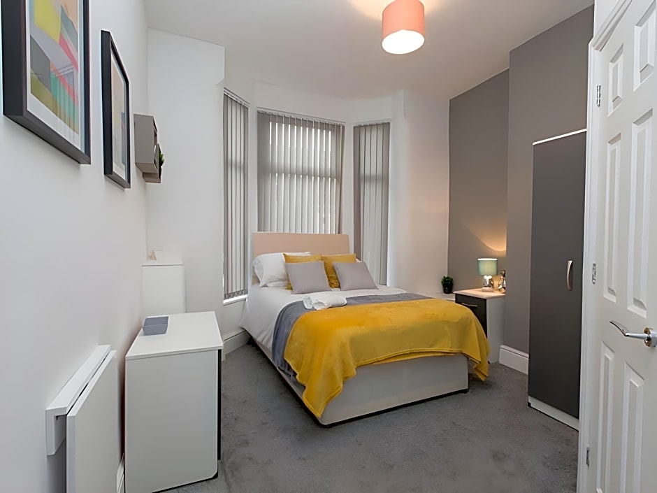 TownHouse @166 Ruskin Rd