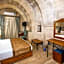 Caldera Cave Hotel