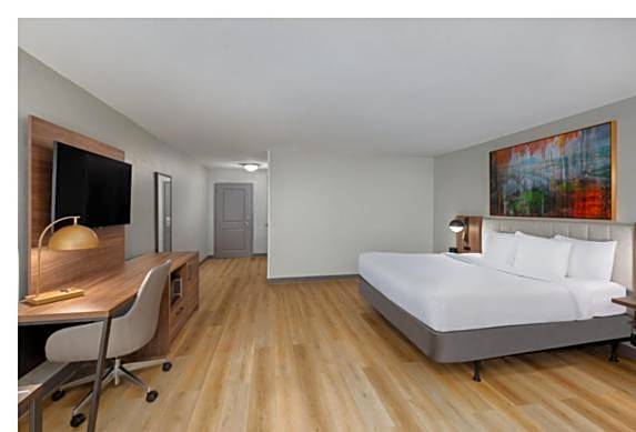 La Quinta Inn & Suites by Wyndham Knoxville Central Papermill