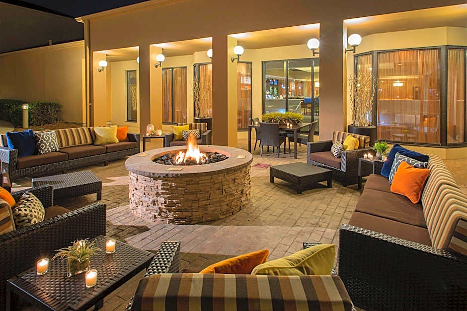 Courtyard by Marriott Atlanta Windy Hill/Ballpark