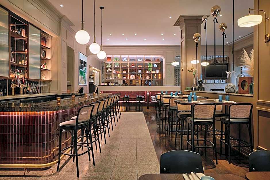 Renaissance Saint Elm Dallas Downtown Hotel