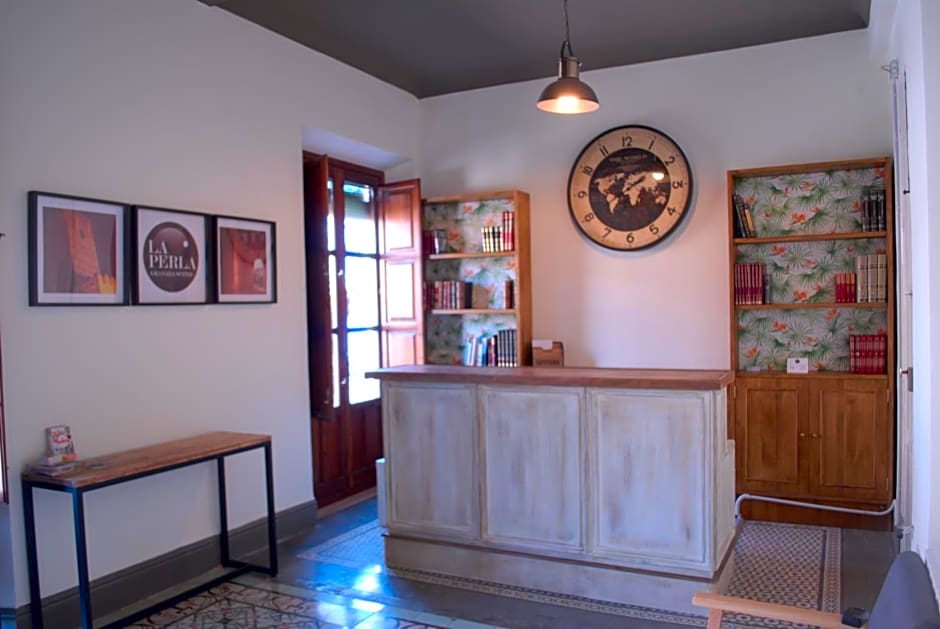 La Perla Granada Suites
