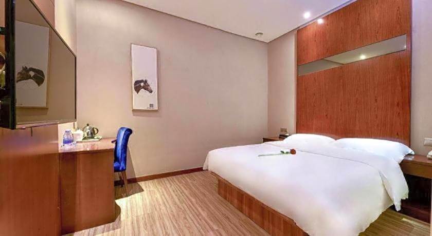 Shenzhen Pollman Hotel – Shenzhen, IA