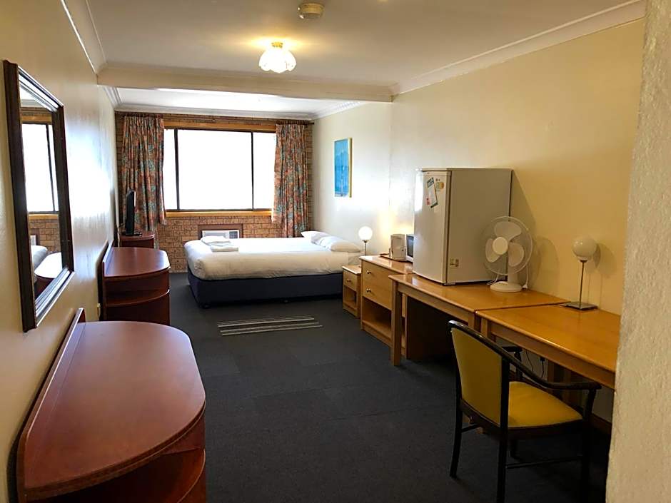 Canberra Lyneham Motor Inn