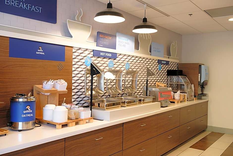 Holiday Inn Express & Suites Davis - University Area By IHG