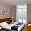 Arena Hotel Holiday