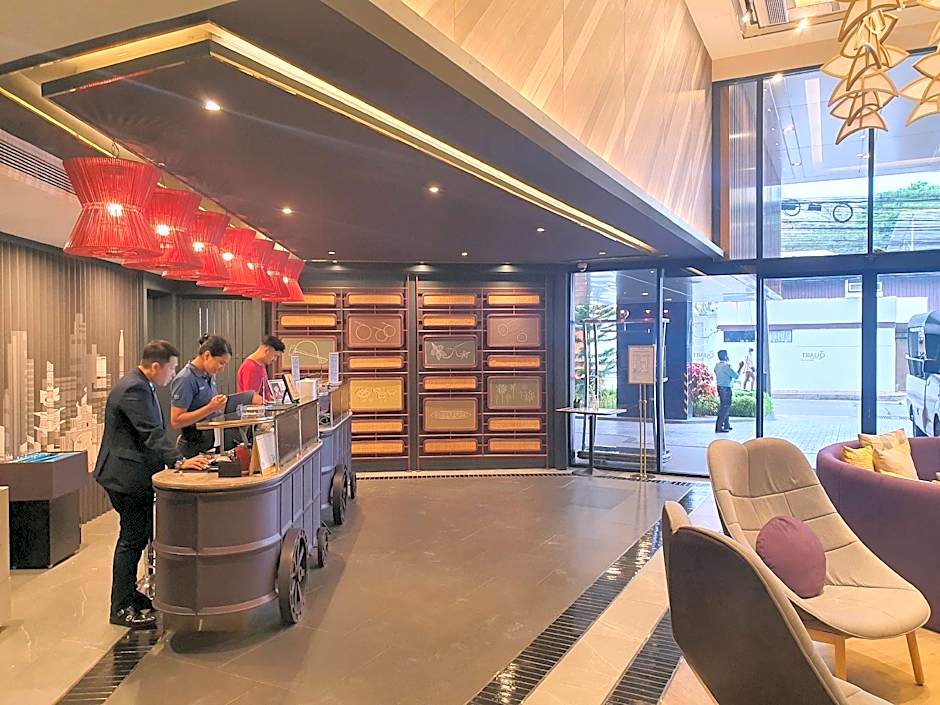 The Quart Ruamrudee by UHG