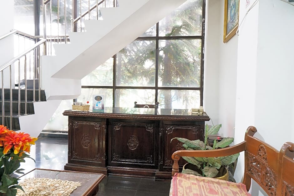 OYO 92249 Wisma Rina Rini Tegalega Park