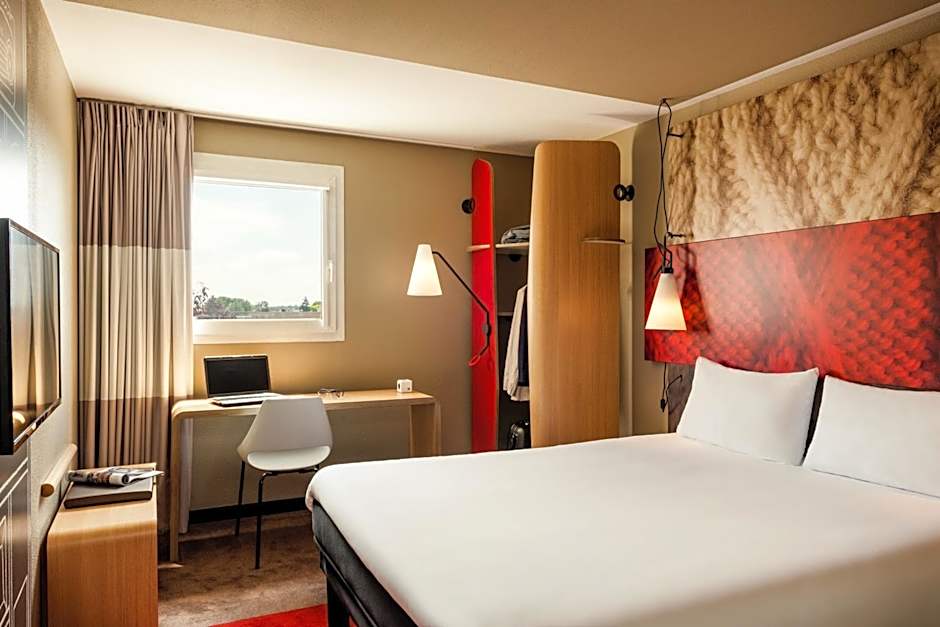 ibis Massy