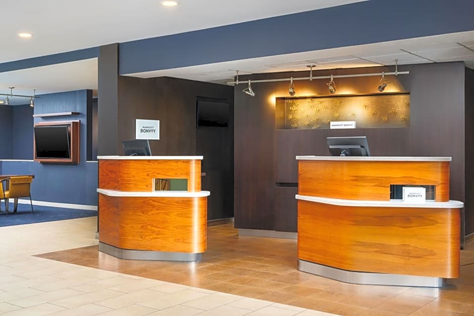 Courtyard By Marriott Columbus Worthington