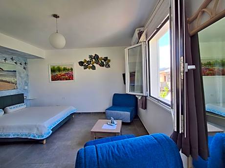 Triple Room with Private Bathroom