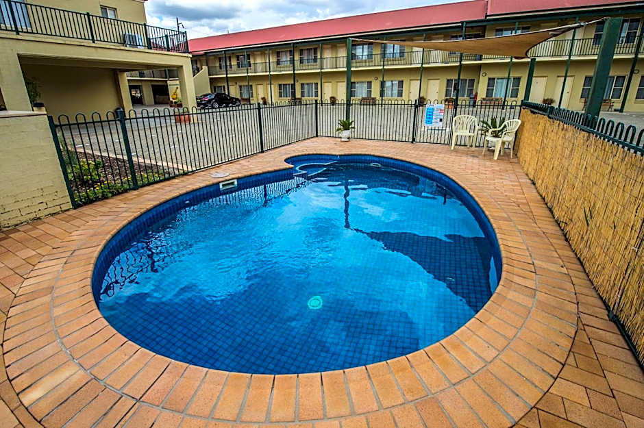 Golden Guitar Motor Inn